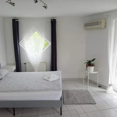 Kikelet Apartment - Fo Ut 아파트